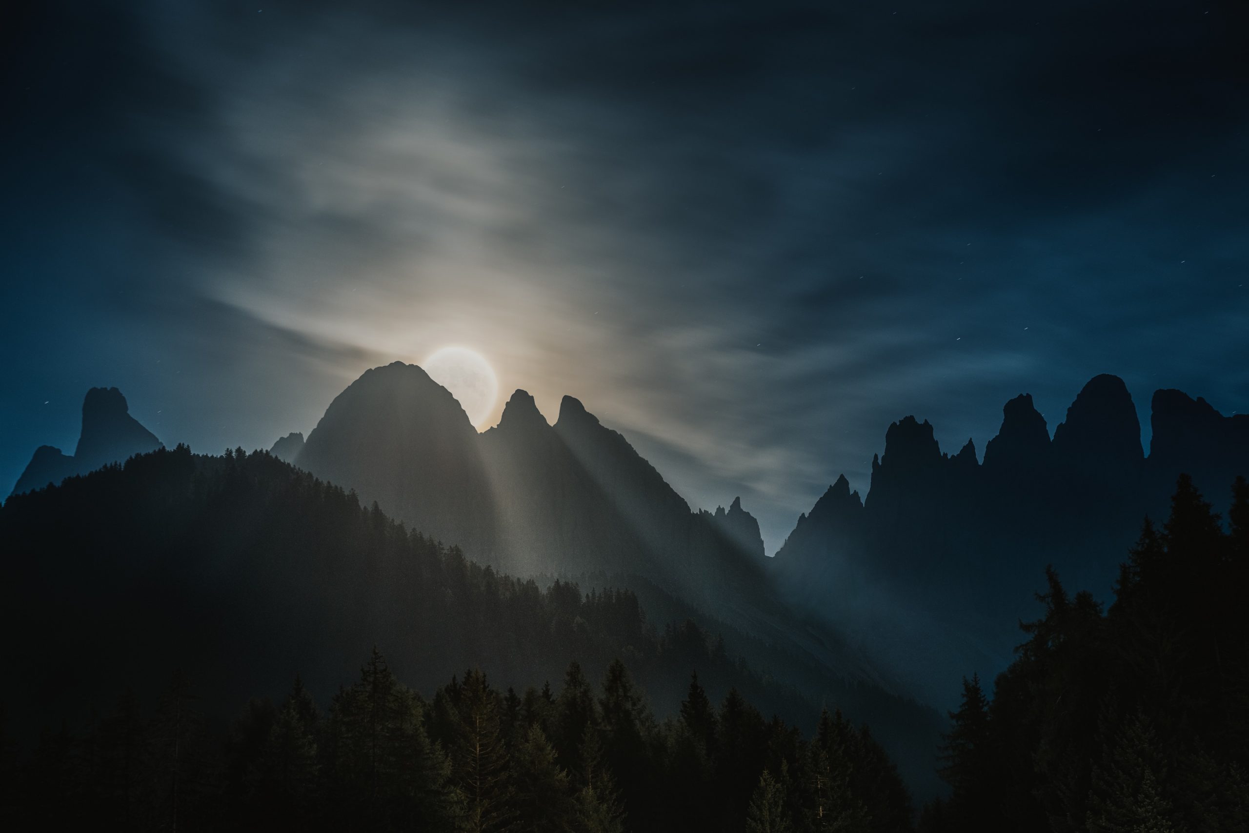 LS-I#1_full_magic_moon_puez_odle_anaeljoly